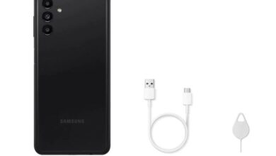 There is no charger included in the Samsung 2022